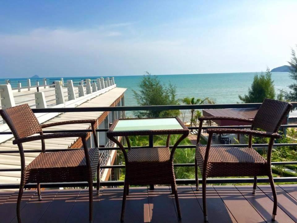 Windy Seaview Resort Chao Lao Beach Buitenkant foto